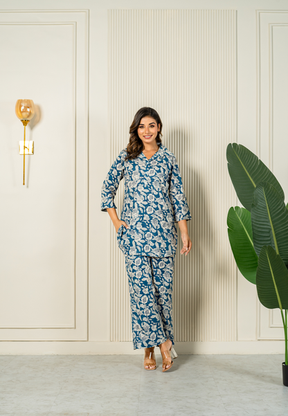 Chic Comfort in Blue Blooms Loungewear Set