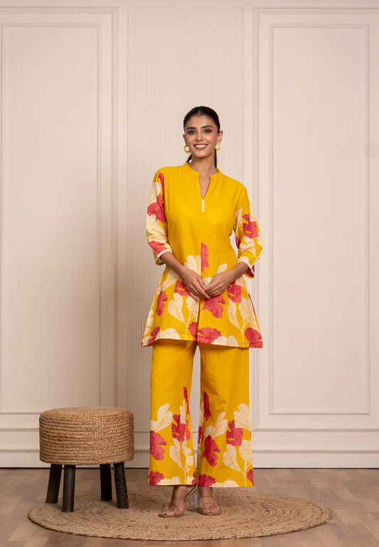 Effortless Style in Mustard & Pink Blooms
