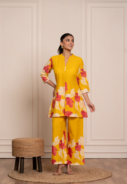 Effortless Style in Mustard & Pink Blooms