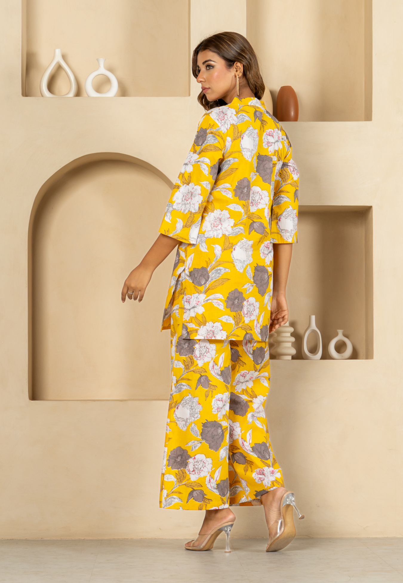Charming Yellow Co-ord with Grey & White Blooms
