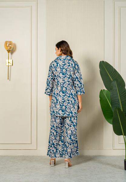 Chic Comfort in Blue Blooms Loungewear Set